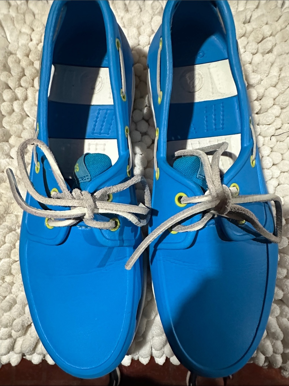 CROCS Men's Vibrant Blue Boat Shoes with Light Gray Laces